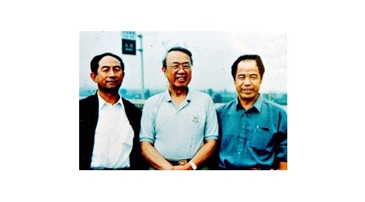 楊金泉、劉俊謙與聯(lián)合國(guó)副秘書(shū)長(zhǎng)的合影